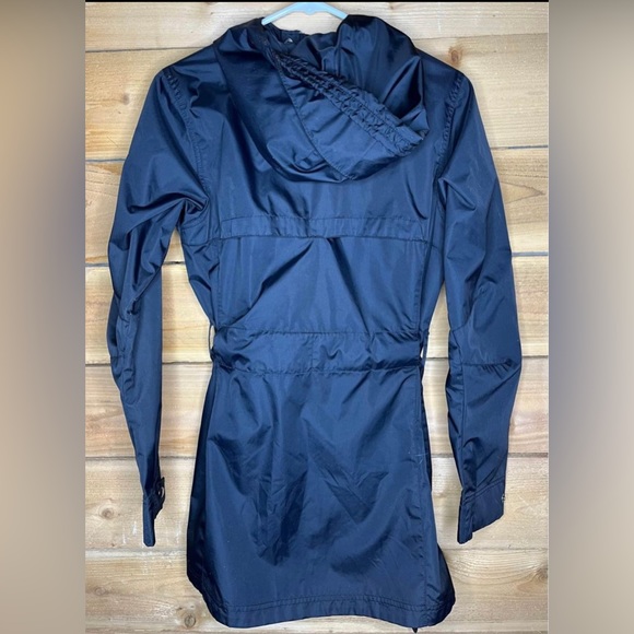 Pardon My Trench Columbia Women’s Rain Jacket, Medium - Picture 3 of 3